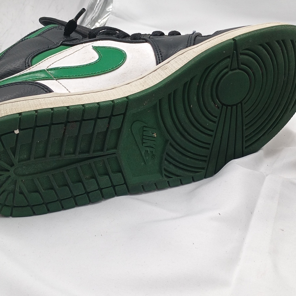 air Jordan 1 mid size 8.5 - Picture 6 of 8